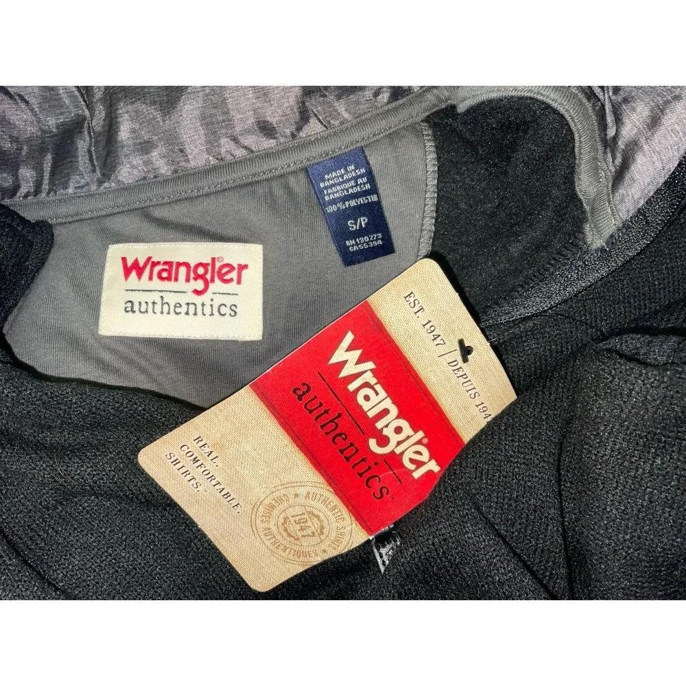 NWT Men's Wrangler Long Sleeve Quarter Zip Mock Neck Sweater Black - Small